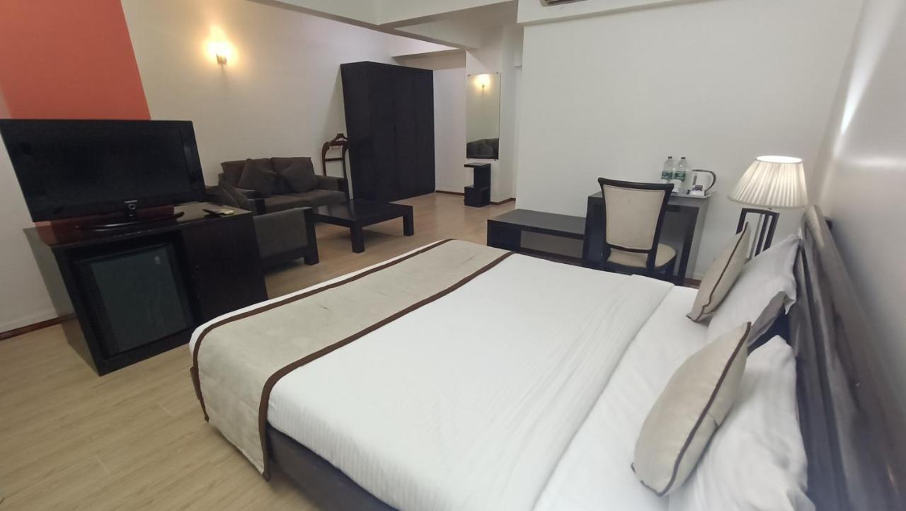 Inventree Hotels & Resort Hinjawadi Exterior photo